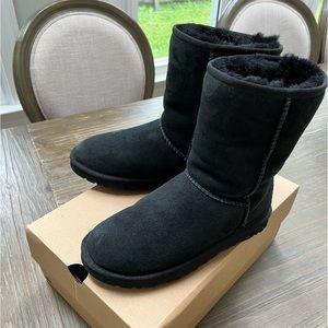 Ugg Boots Classic Short size 7